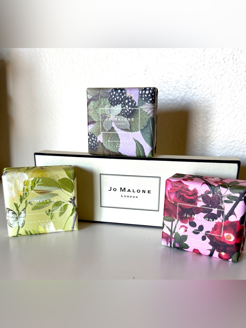 Jo Malone soap coffret: English pear & freesia, blackberry & bay, red roses